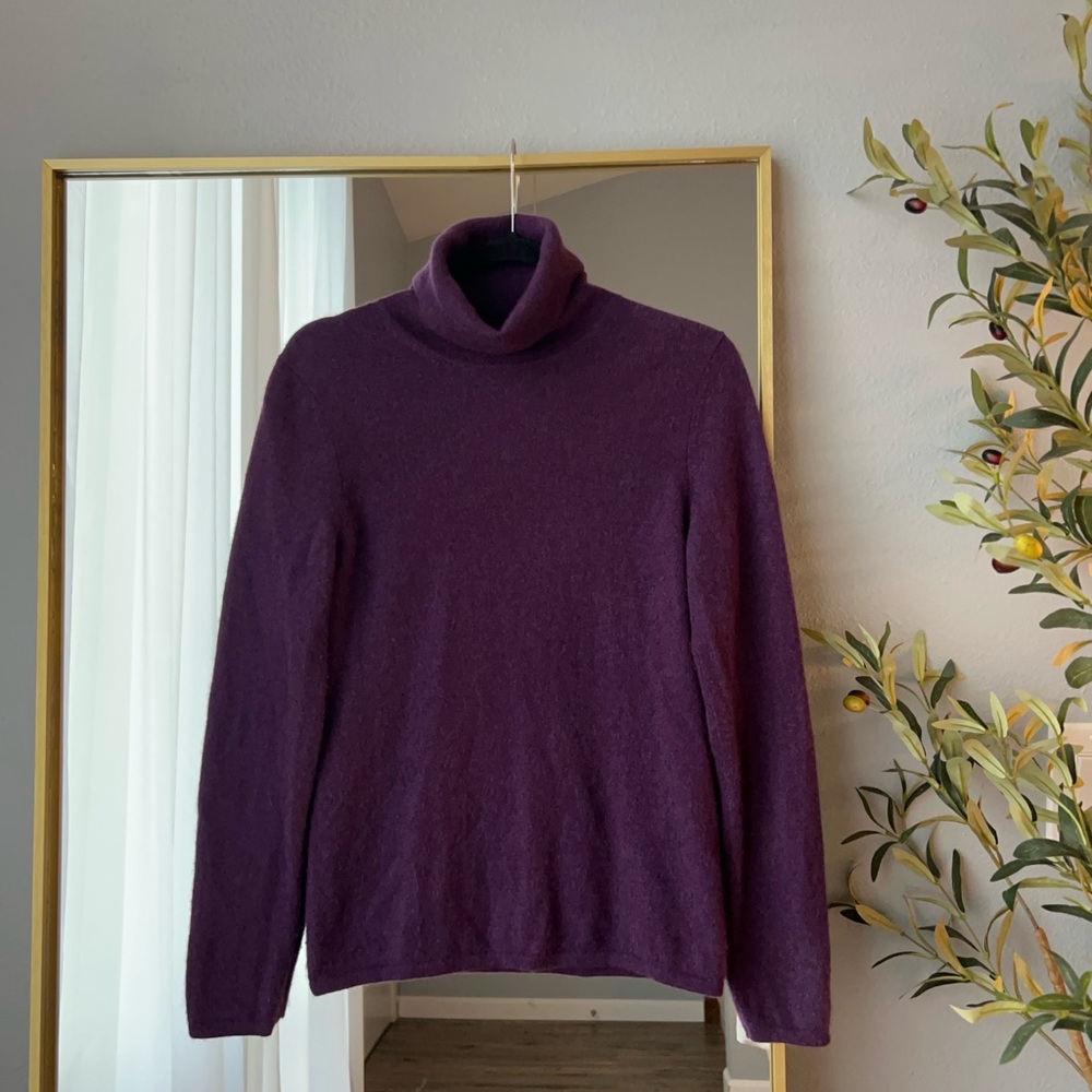 CASHMERE CACHE TURTLENECK 100% cashmere sweater